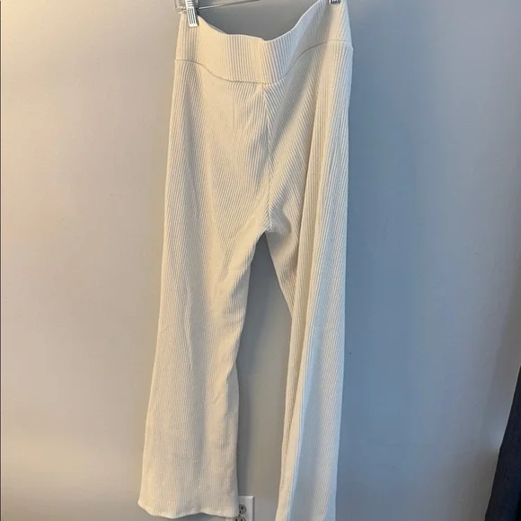 Old Navy Cream Ribbed Wide-Leg Knit Pants - Picture 6 of 6